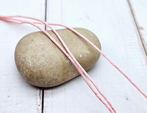 Cordon en coton ciré rose 1mm - 10 mètres